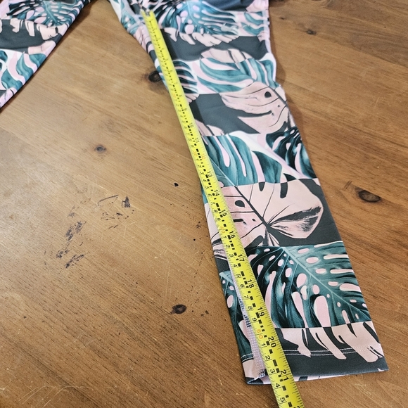 Nike Dry Fit Capri Leggings Botanical Print Size Small - Picture 7 of 10